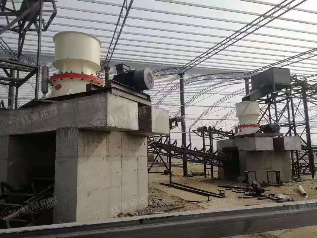 破碎機的安裝現場圖片